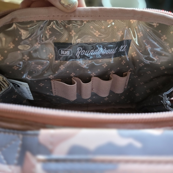 ✨Lug Roundabout XL Convertible Crossbody Bag 🎒🌹 Camo Rose NWT - Picture 13 of 16